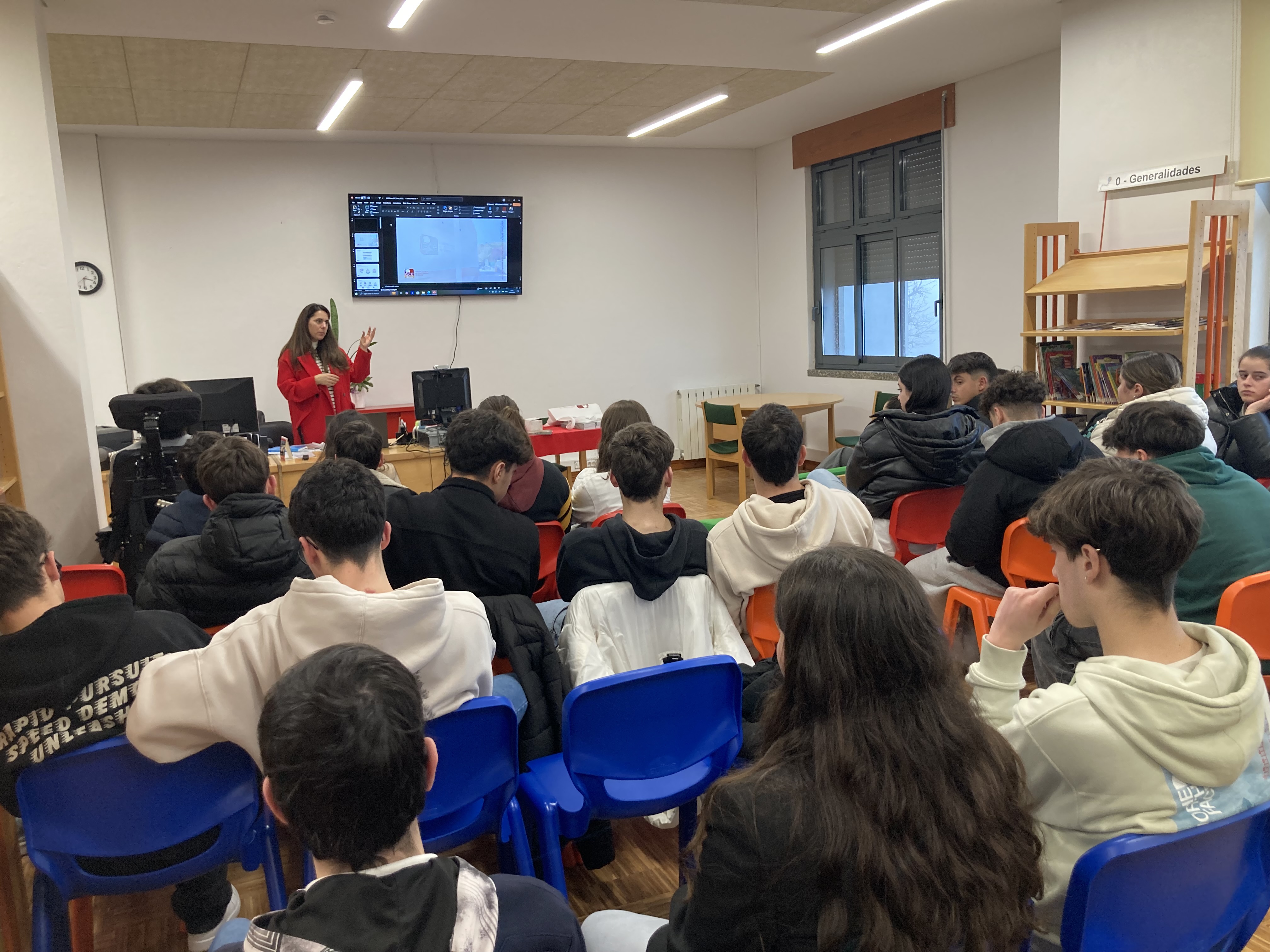 Alunos do Ensino Profissional assistem a sessão de apresentação do concurso “Multimedia Challenge”